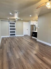 1213 Hawley Ln in Dallas, TX - Building Photo - Building Photo