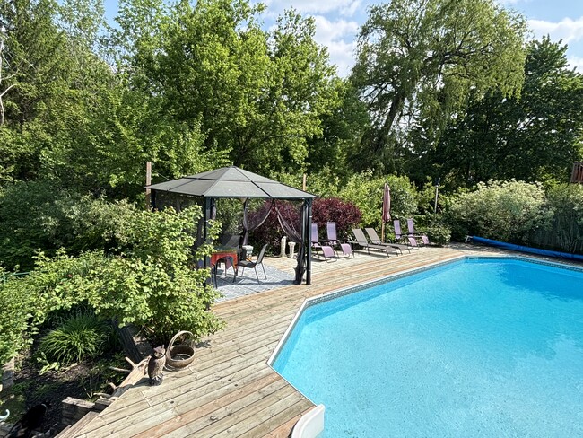 property at 260 Old Huron Rd