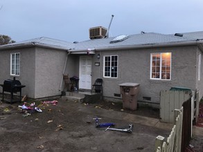 1604 Haldon St in Bakersfield, CA - Building Photo - Building Photo