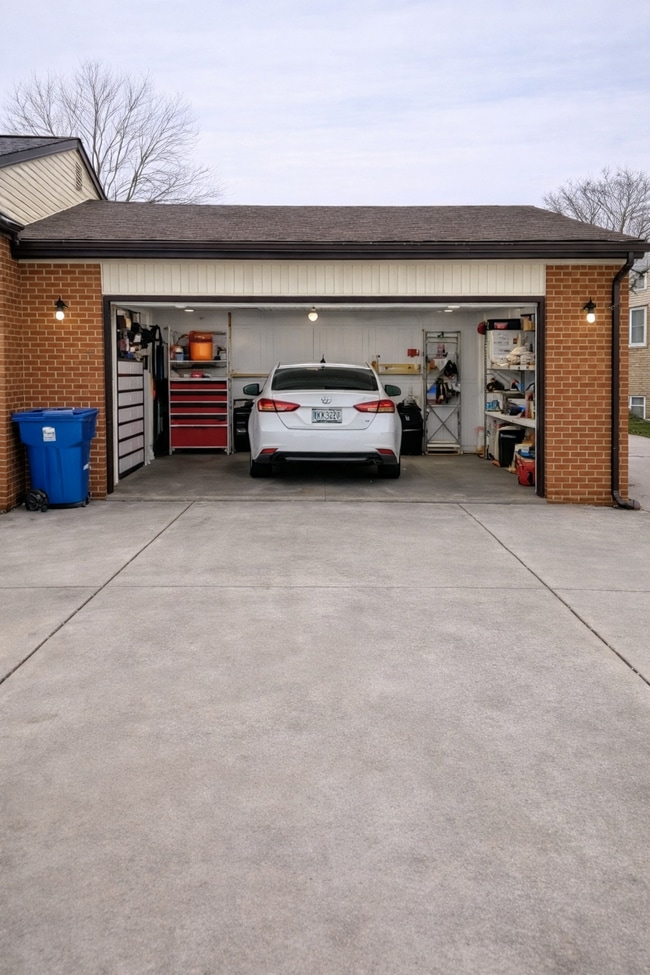 42520 Bishop Rd in Canton Township, MI - Building Photo - Building Photo