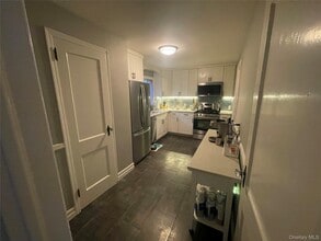 55 Robbins Ave in Amityville, NY - Building Photo - Building Photo