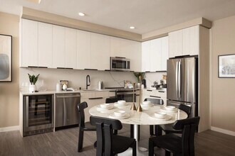 240 S Taaffe St in Sunnyvale, CA - Building Photo - Building Photo