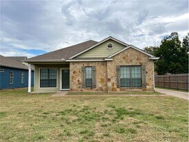 208 Garden Dr in Waco, TX - Building Photo