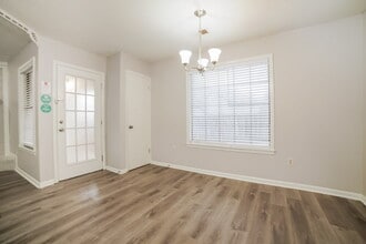 2106 Charles Bryan Rd in Memphis, TN - Building Photo - Building Photo