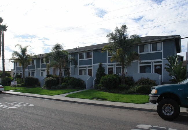 Royal Jason Townehomes in Imperial Beach, CA - Building Photo - Building Photo