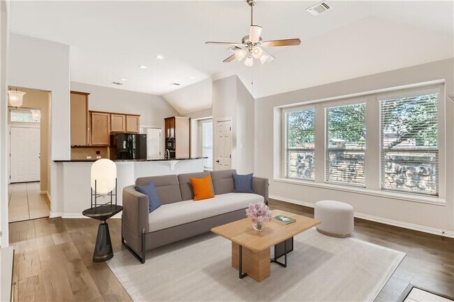 2596 Santa Barbara Loop in Round Rock, TX - Foto de edificio - Building Photo