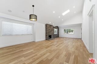 2435 Glyndon Ave in Los Angeles, CA - Building Photo - Building Photo