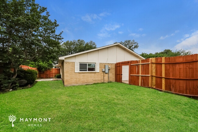 6121 Cedar Ln in Rowlett, TX - Building Photo - Building Photo