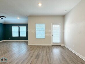 1405 Redwood Crk in Seguin, TX - Building Photo - Building Photo