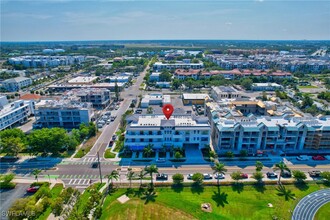 101 8th St S in Naples, FL - Building Photo - Building Photo