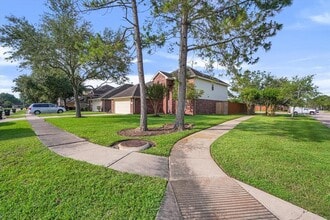2702 Argos Dr in Missouri City, TX - Building Photo - Building Photo
