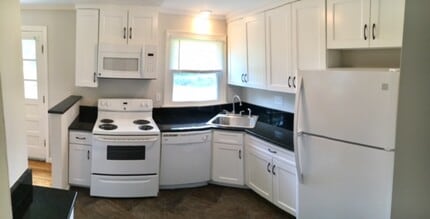 69 S Pleasant St in Amherst, MA - Foto de edificio - Building Photo