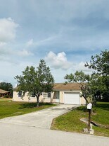 2791 SE Buccaneer Cir in Port St. Lucie, FL - Building Photo