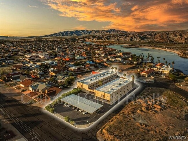 454 Riverfront Dr in Bullhead City, AZ - Foto de edificio - Building Photo