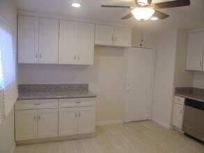 1231 Mott St in San Fernando, CA - Building Photo - Building Photo