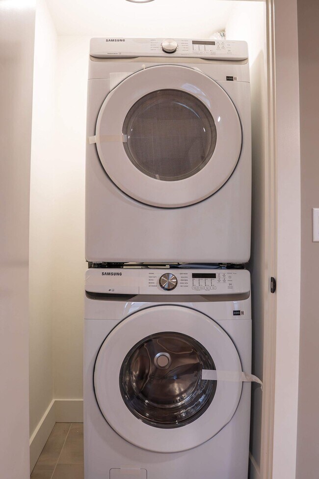 77 Colonial Cres in Halifax, NS - Building Photo - Building Photo