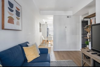 12 W 52nd St in Bayonne, NJ - Building Photo - Building Photo