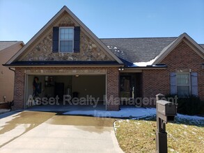 235 Stonefield Dr in Harrogate, TN - Building Photo - Building Photo