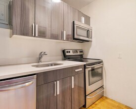 17 Margin St, Unit 5 in Boston, MA - Building Photo - Building Photo