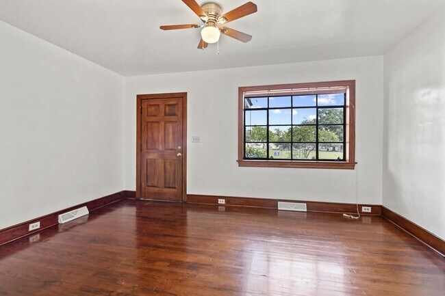 3871 Hottinger Ave in North Charleston, SC - Building Photo - Building Photo