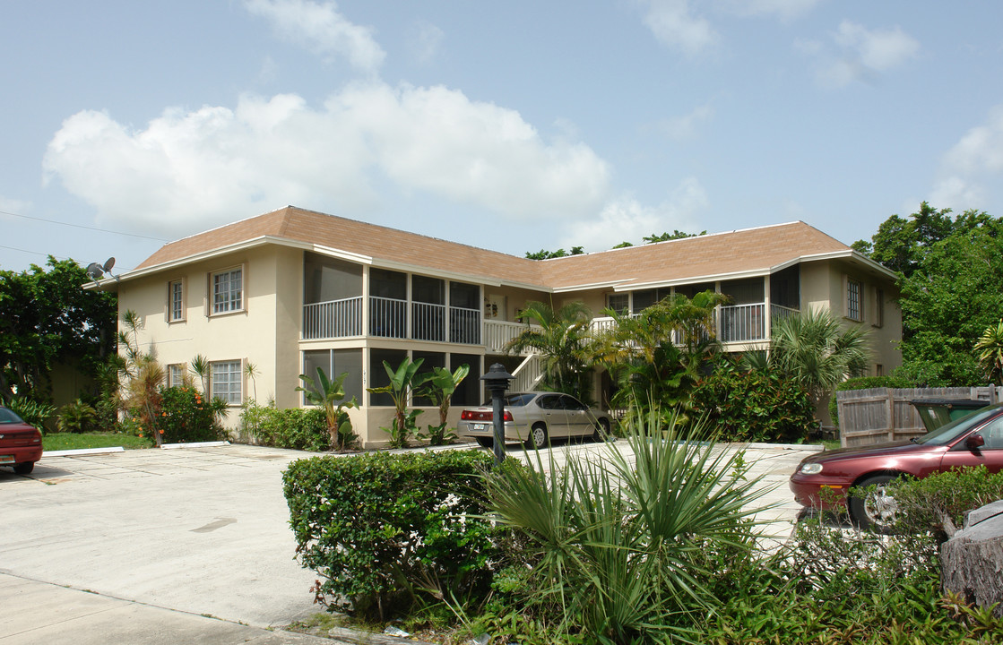 307 Southwind Dr in North Palm Beach, FL - Building Photo