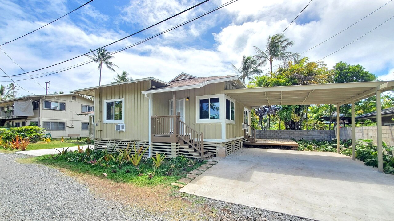 437 Kawailoa Rd in Kailua, HI - Building Photo