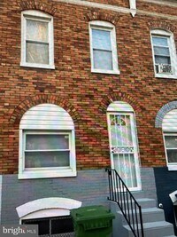 1820 N Woodyear St photo'