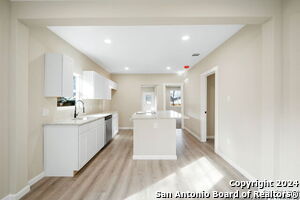 835 Canton in San Antonio, TX - Foto de edificio - Building Photo