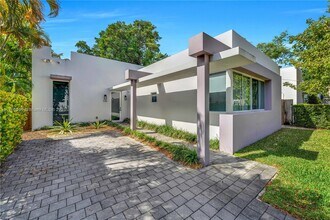 548 NE 70th St in Miami, FL - Building Photo - Building Photo