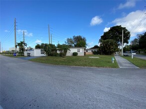 2900 N 58th Ave in Hollywood, FL - Foto de edificio - Building Photo