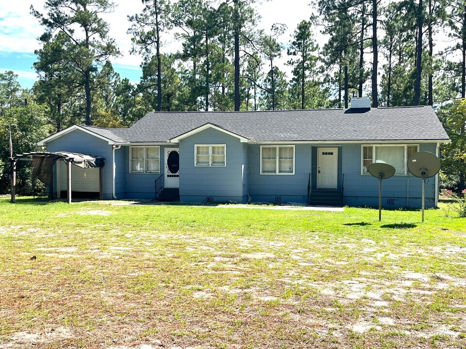 1918 River Rd in Waynesboro, GA - Building Photo