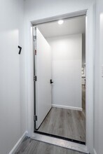 62 S Main St, Unit 7 in Johnstown, OH - Foto de edificio - Building Photo