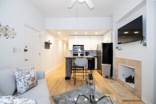 2544 N Burling St in Chicago, IL - Building Photo