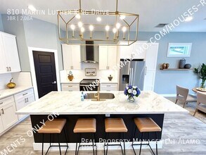 810 Martin Luther King Dr in San Antonio, TX - Building Photo - Building Photo