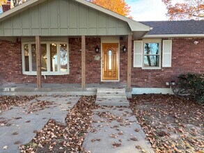 18377 Pleasant View Dr in Weston, MO - Building Photo - Building Photo