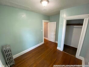 42 Day St, Unit 1 in Boston, MA - Building Photo - Building Photo