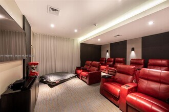 600 NE 27th St, Unit 2605 in Miami, FL - Building Photo - Building Photo