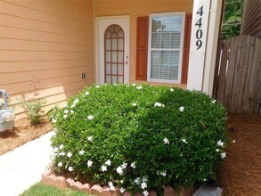 4409 Plum Frost Ct in Oakwood, GA - Building Photo - Building Photo
