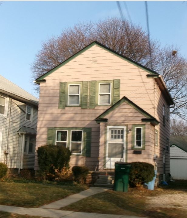 property at 1300 W Barnes Ave