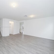 244 NE 210th Way in North Miami Beach, FL - Building Photo - Building Photo