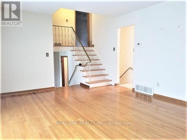 79 Osborne Crescent in Oakville, ON - Building Photo - Building Photo