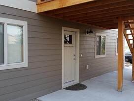 470 Topaz Rd, Unit c in Belgrade, MT - Building Photo