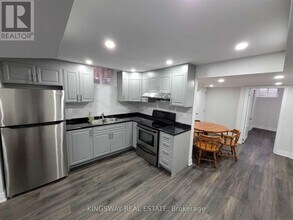 6249 Prairie Cir in Mississauga, ON - Building Photo - Building Photo