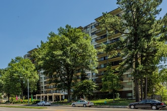 Central Gardens in Memphis, TN - Building Photo - Building Photo