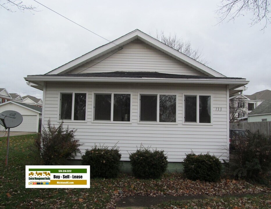 133 E Cripe St in Roseland, IN - Building Photo