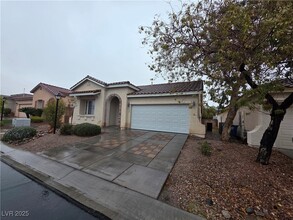 8240 Aurora Peak Ave in Las Vegas, NV - Building Photo - Building Photo