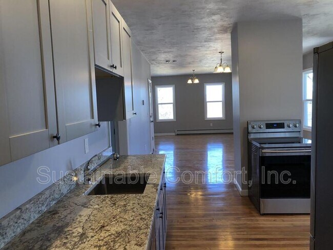 42 Windsor St in Worcester, MA - Building Photo - Building Photo
