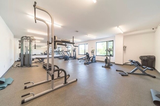 62-98 Woodhaven Blvd in Rego Park, NY - Building Photo - Building Photo