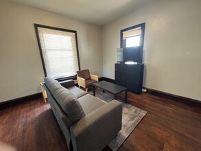 405 Carrier St NE in Grand Rapids, MI - Building Photo - Building Photo