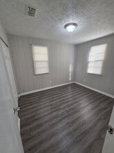 1713 Cesery Blvd in Jacksonville, FL - Building Photo - Building Photo